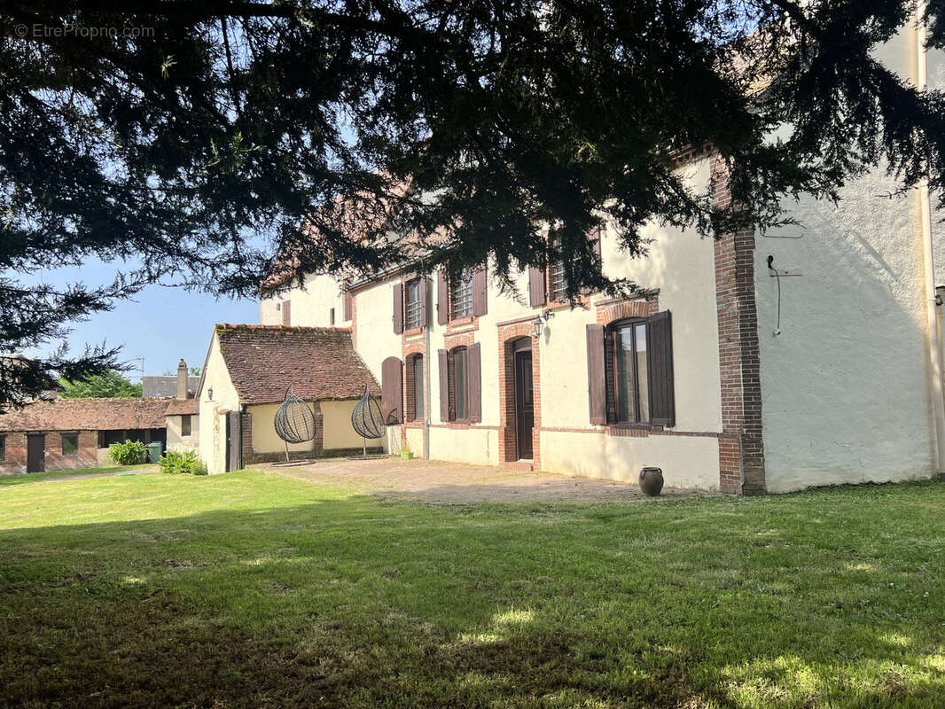 Maison à CHERISY