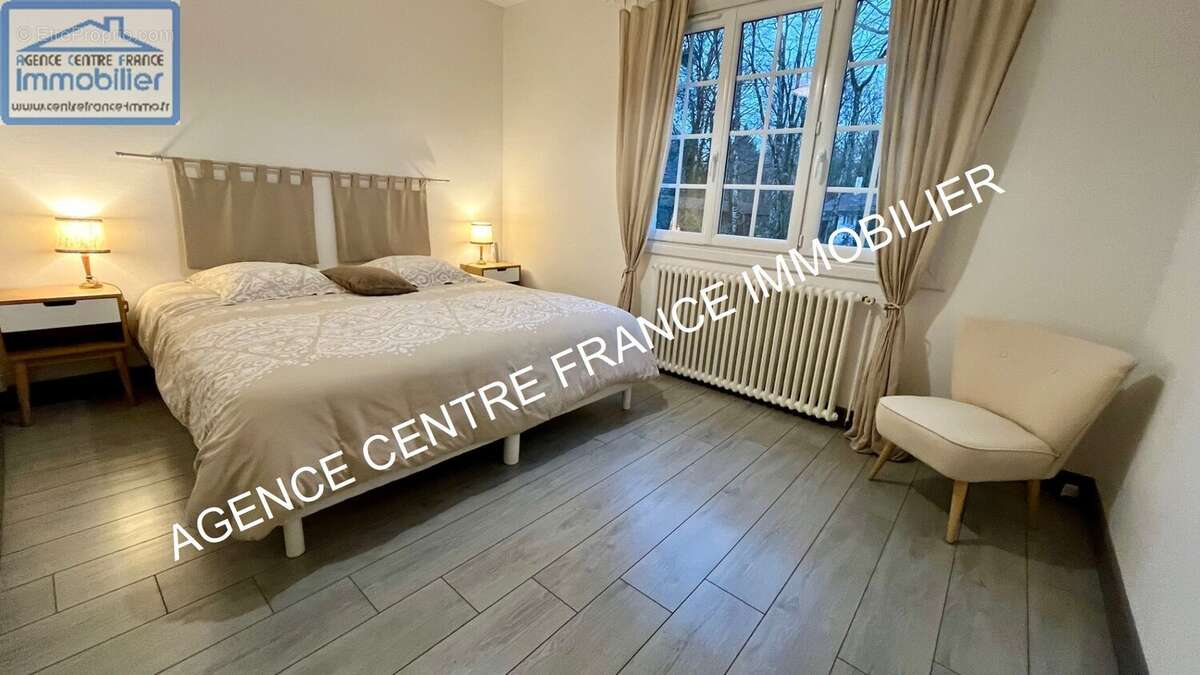 Maison à PLAIMPIED-GIVAUDINS