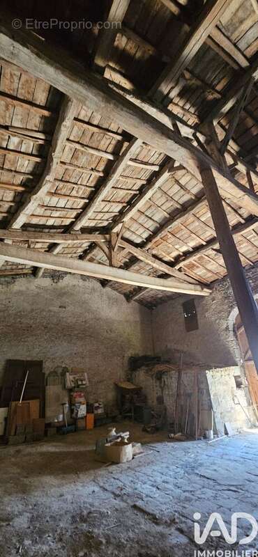 Maison 160 m² à Saint-Bonnet-Pres-Riom  - photo 6