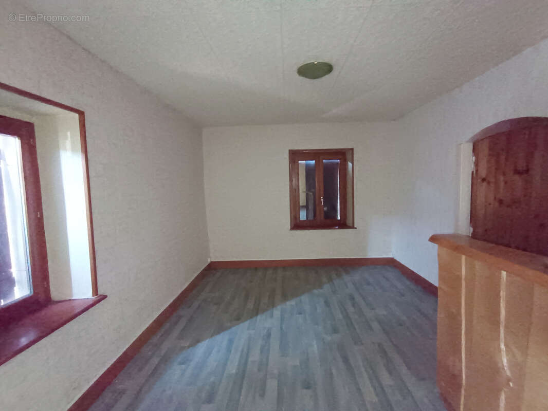 Maison à PLANCHER-BAS