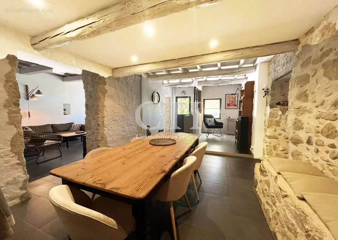 Maison à VAISON-LA-ROMAINE