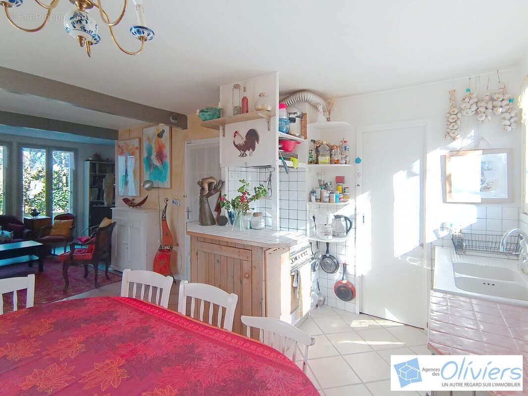 Maison à VOISINS-LE-BRETONNEUX