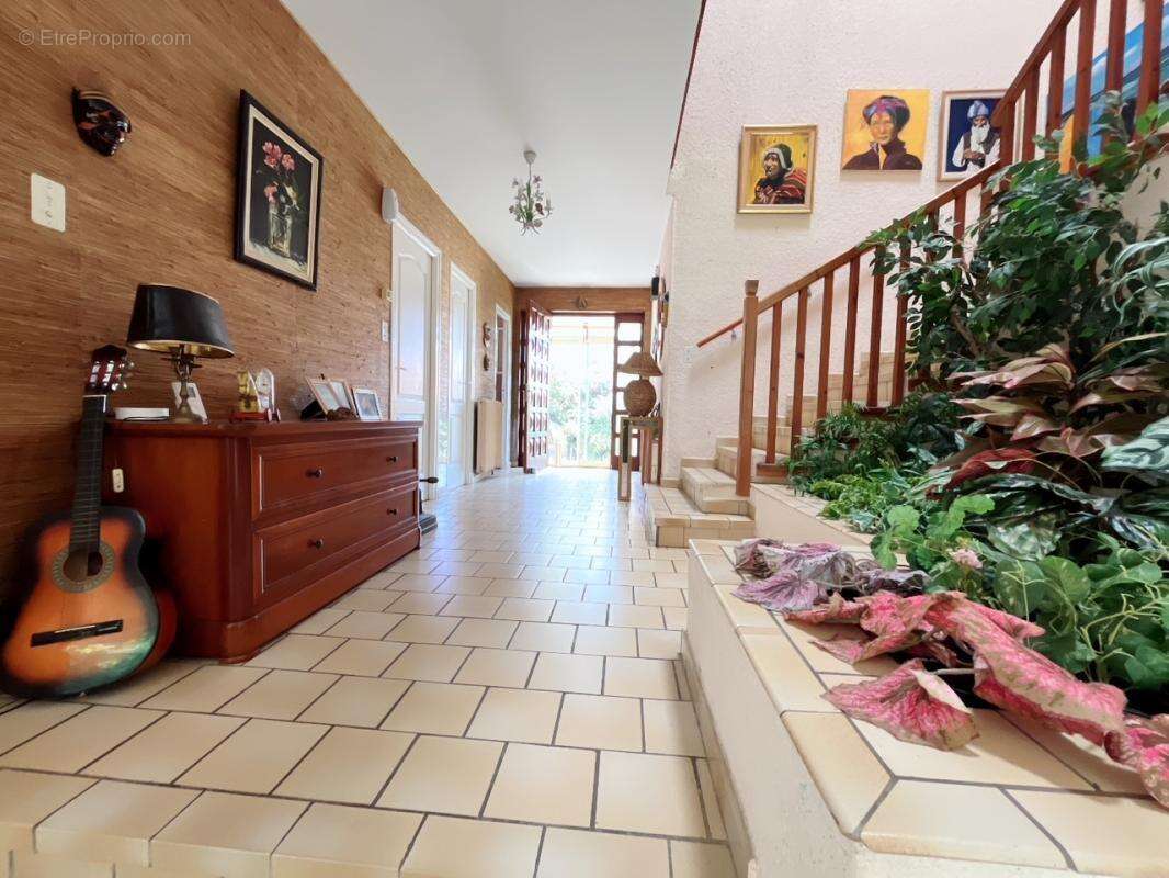 Charmante villa familiale de style Architecte de 184 m² sur un terrain 4 faces piscinable dans un secteur très calme - photo 10