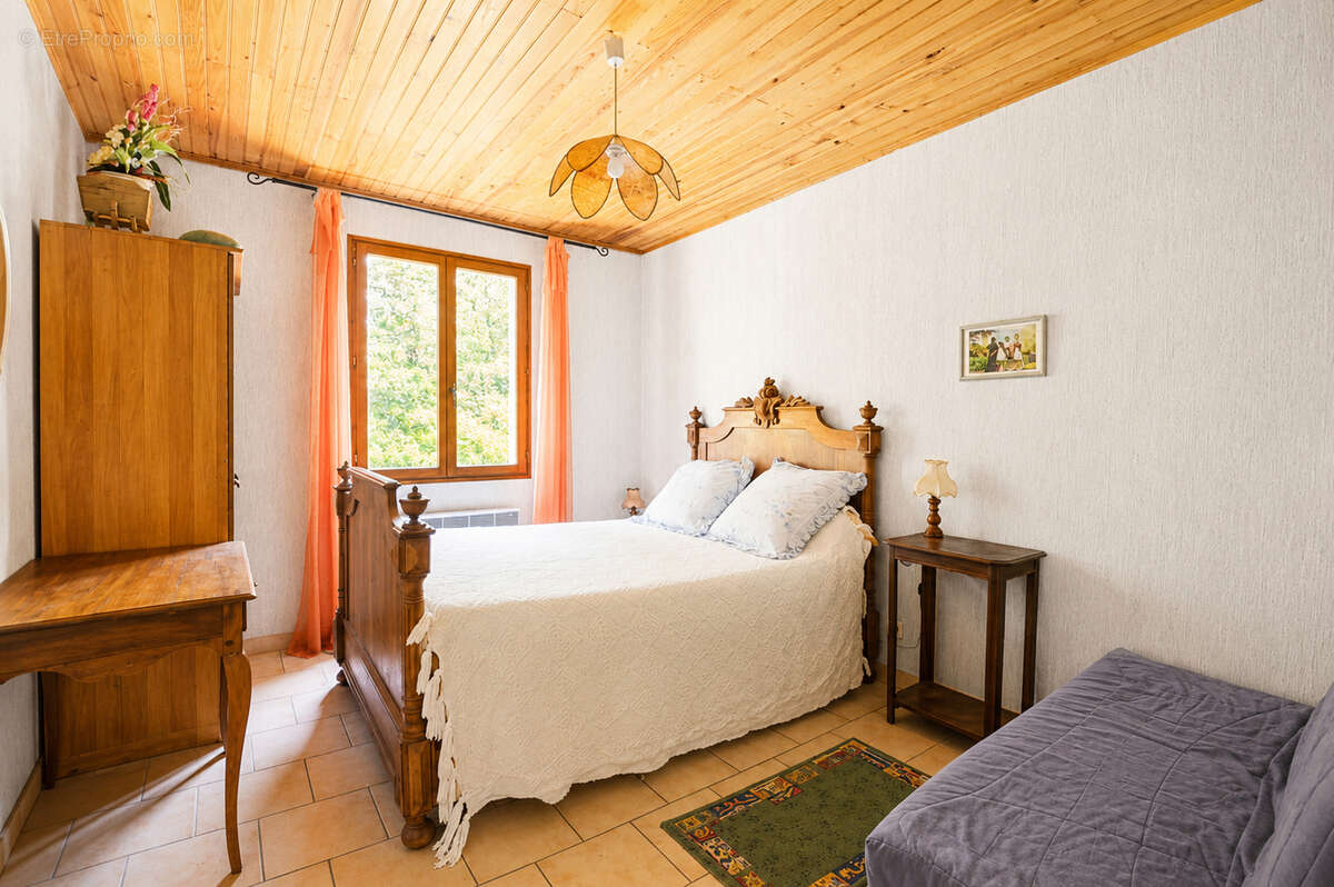 Maison à JAUJAC