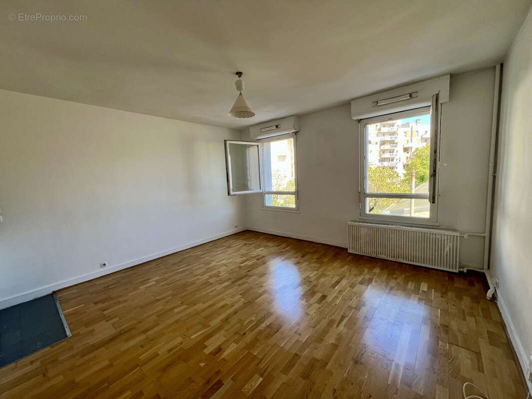 Appartement à MONTROUGE