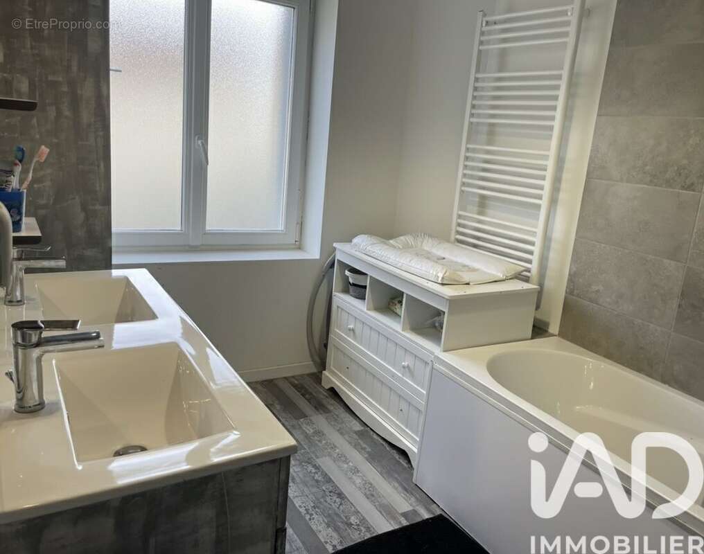 Photo 8 - Maison à QUINCY-VOISINS