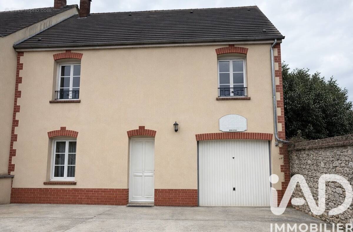 Photo 1 - Maison à SAINTE-GENEVIEVE