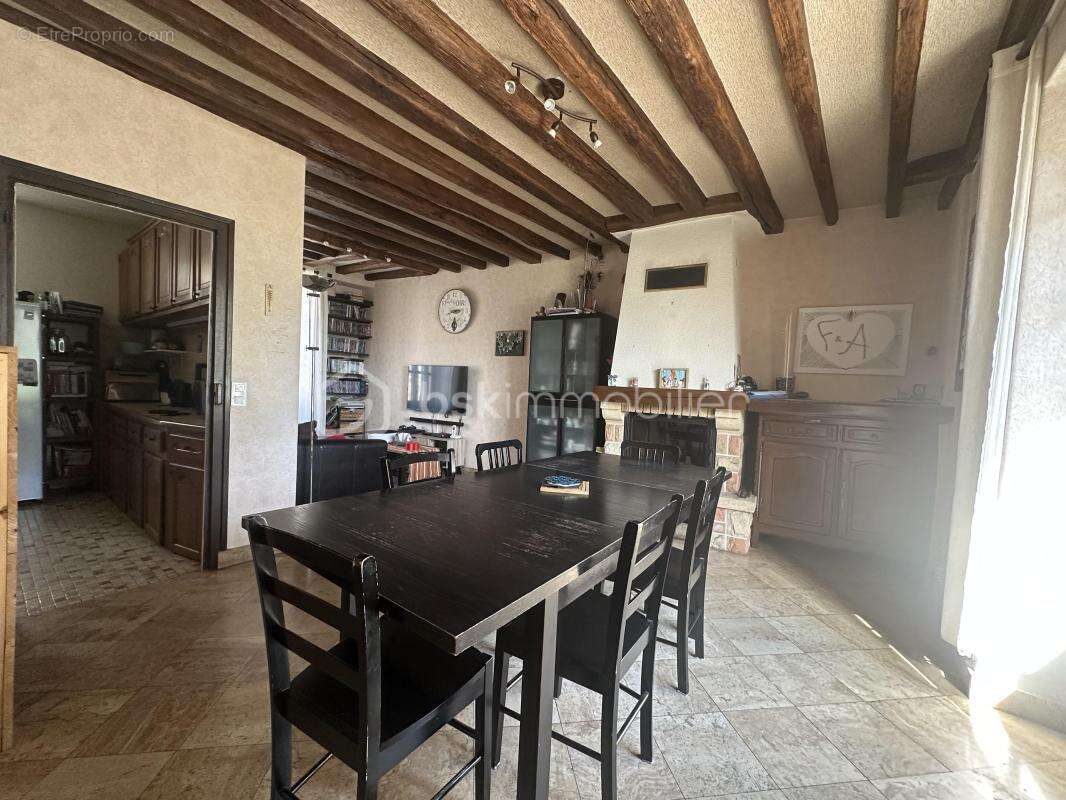 Maison à OZOUER-LE-VOULGIS