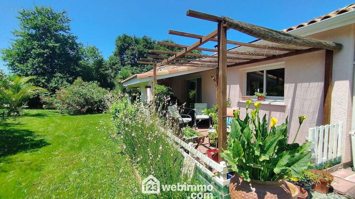 Maison à SAINTE-COLOMBE