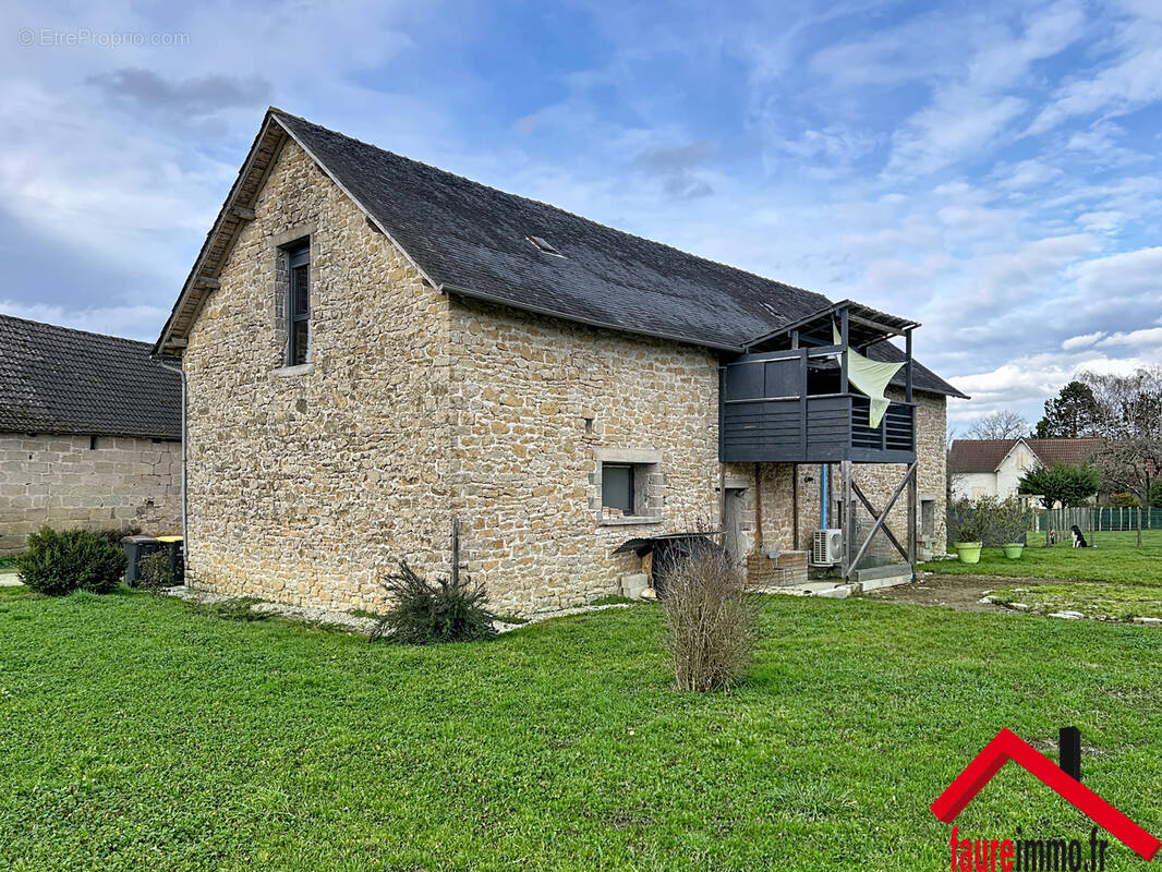 Maison à PAZAYAC