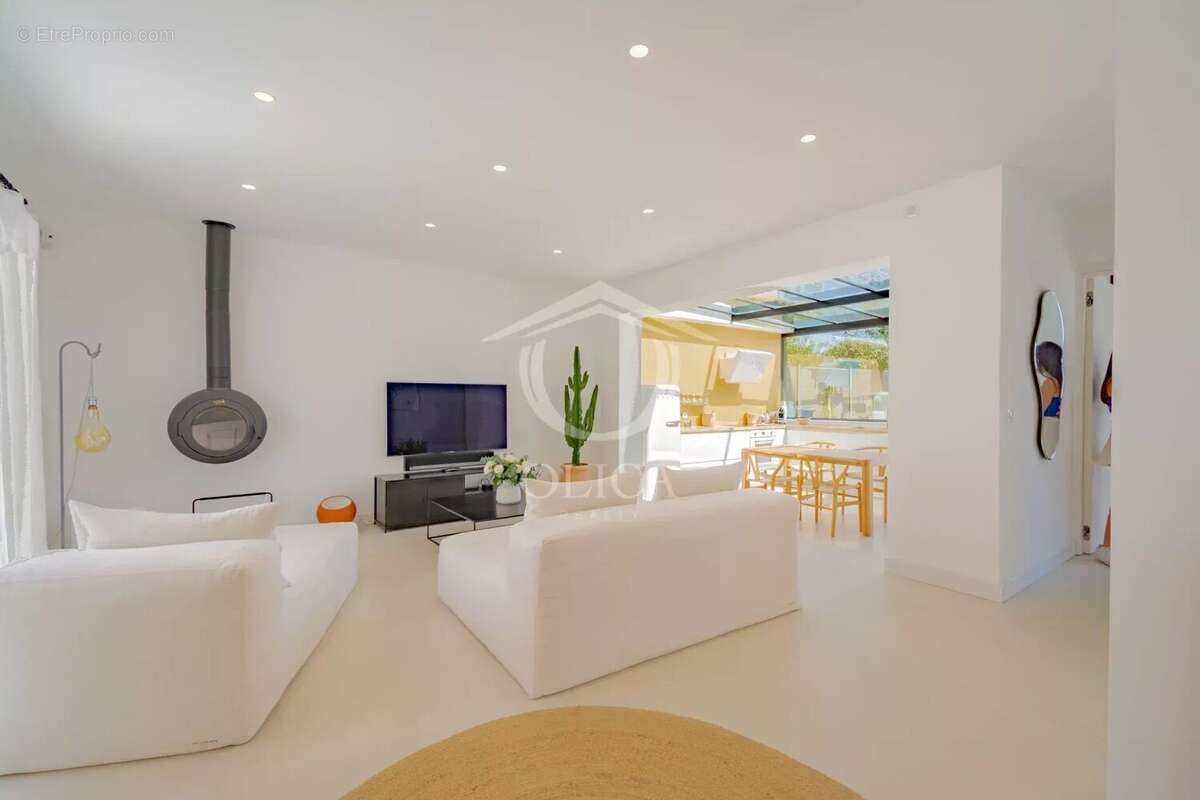 Maison à VILLENEUVE-LOUBET