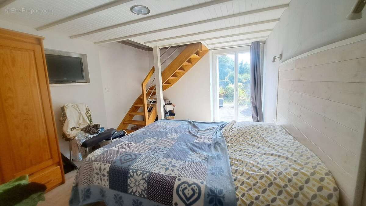 Chambre rdc avec dressin au dessus - Maison à GUICHEN