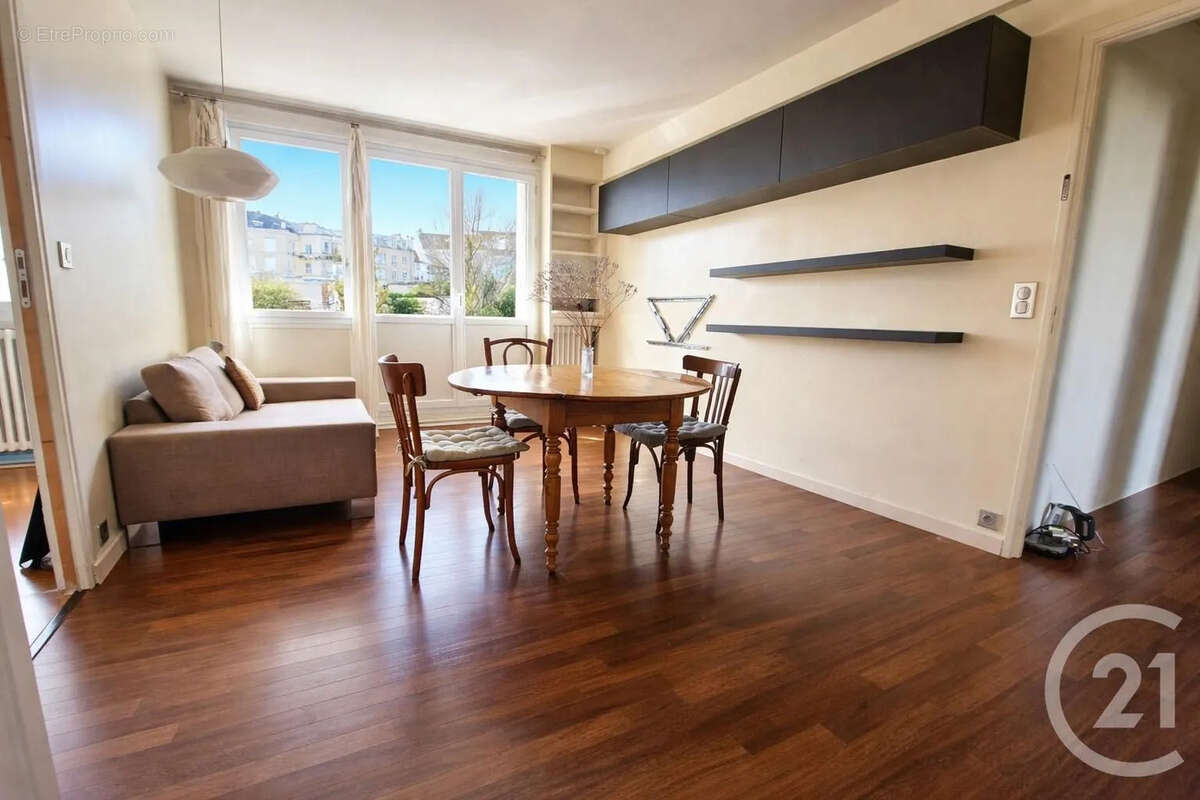 Appartement à SAINT-MAUR-DES-FOSSES