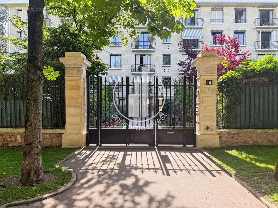 Appartement à NEUILLY-SUR-SEINE