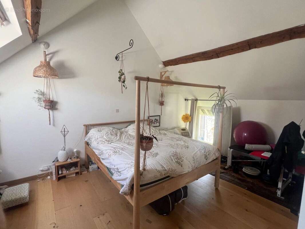Maison à HOUDAN