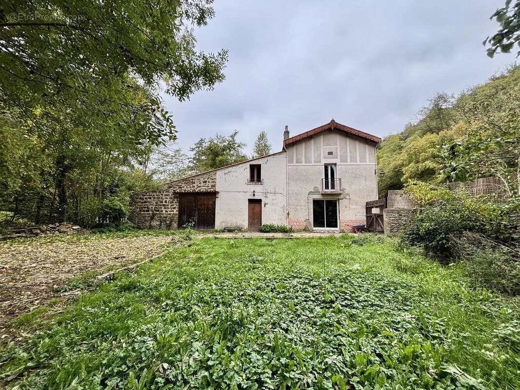 Maison à SAINT-FLORET