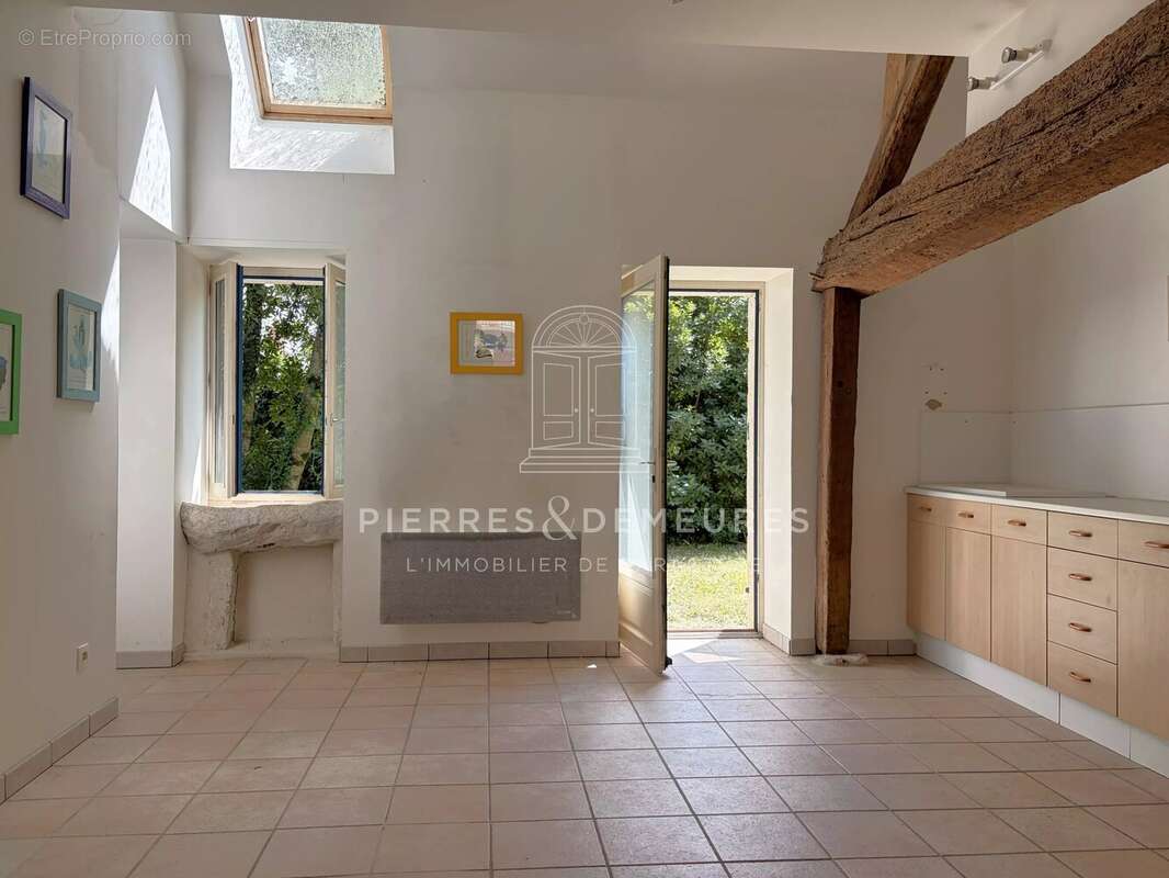 Maison à LA CHAPELLE-SAINT-URSIN
