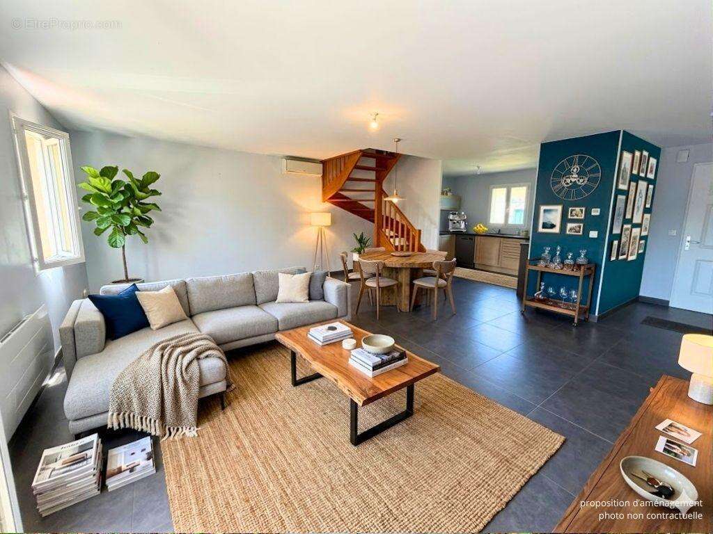   - Maison à DIEUPENTALE