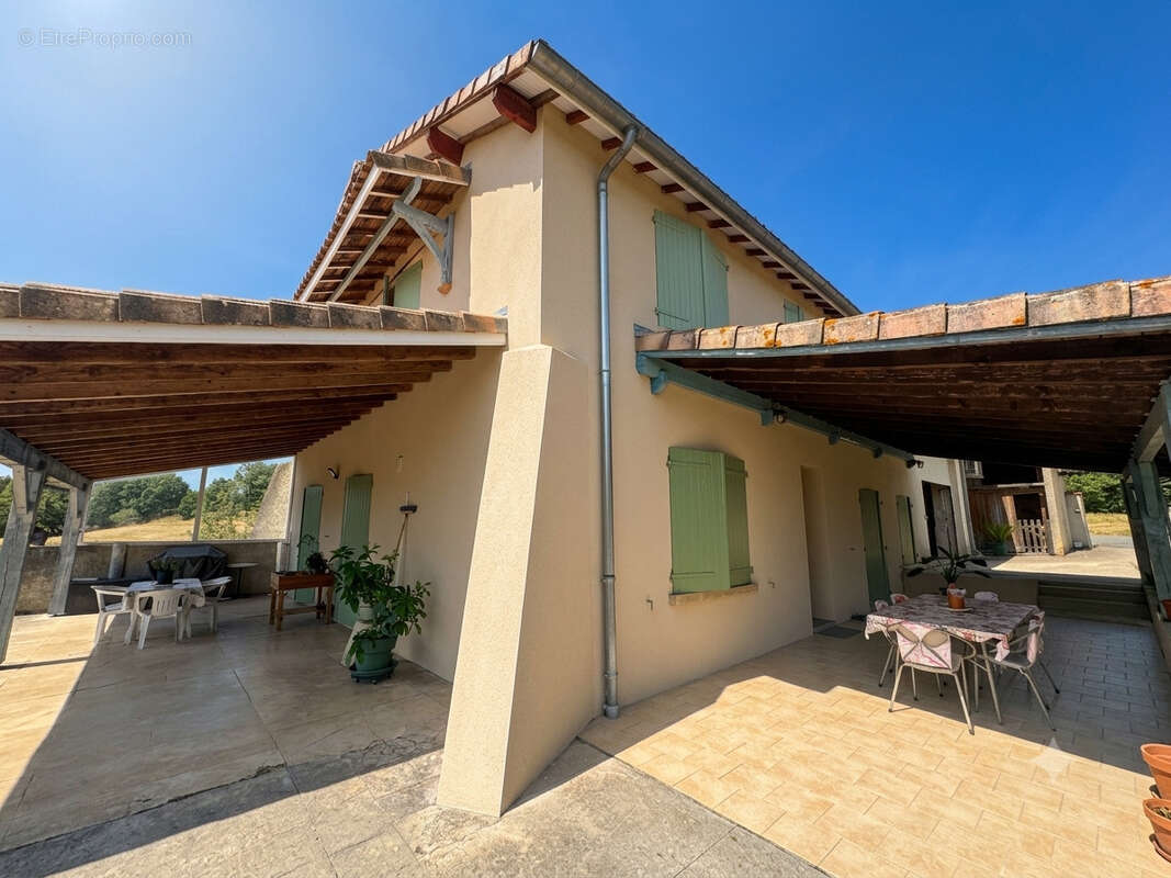 Propriété d'exception 203 m2 & Dépendances de 215 m2 - photo 28