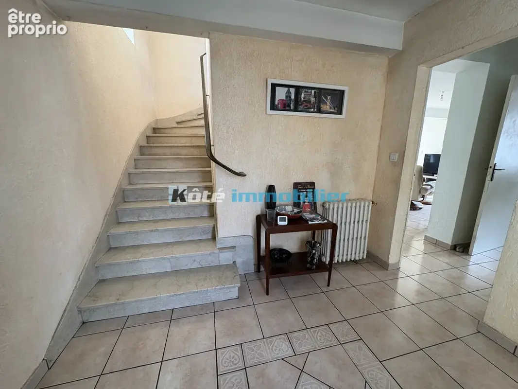 Maison avec cinq chambres et un bureau - photo 3