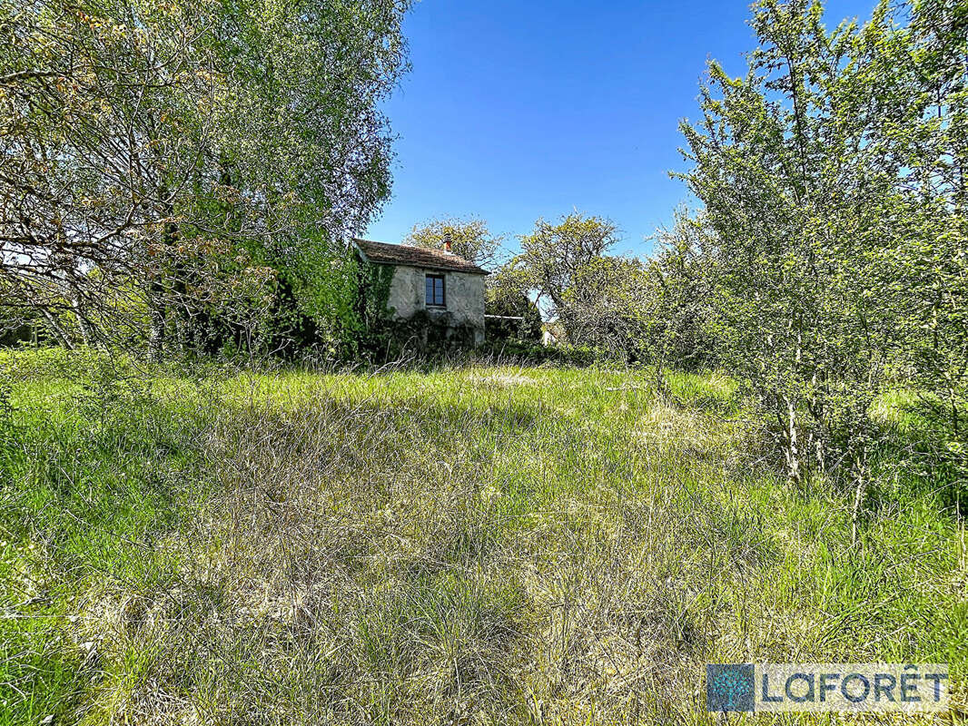 Terrain à BOURBONNE-LES-BAINS