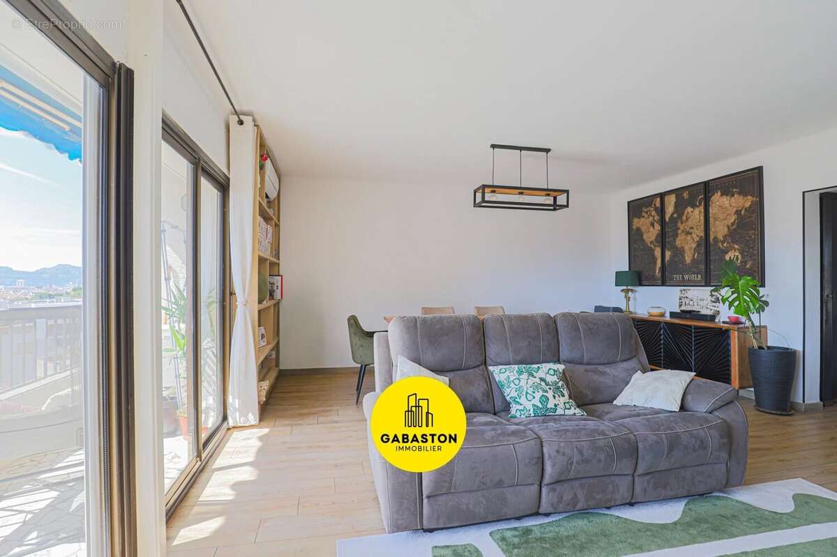 Appartement à MARSEILLE-4E