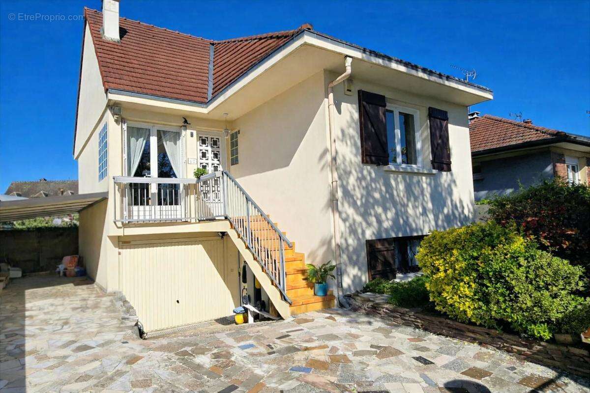 Maison à LE BLANC-MESNIL