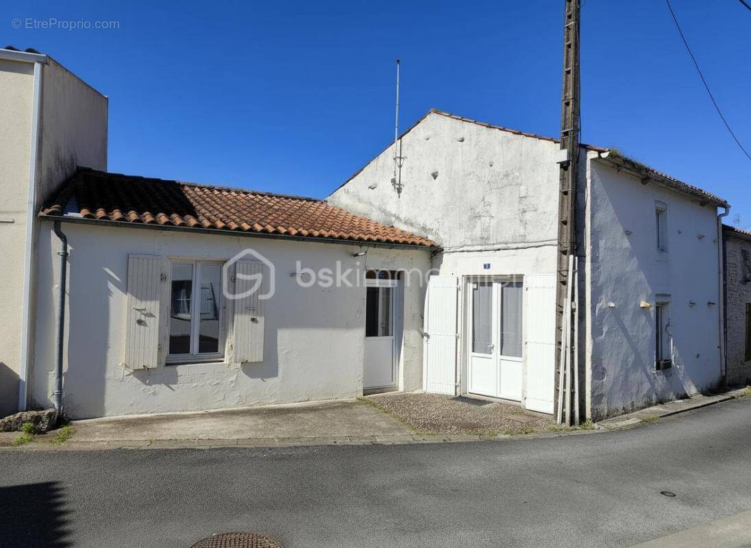 Maison à CIRE-D'AUNIS