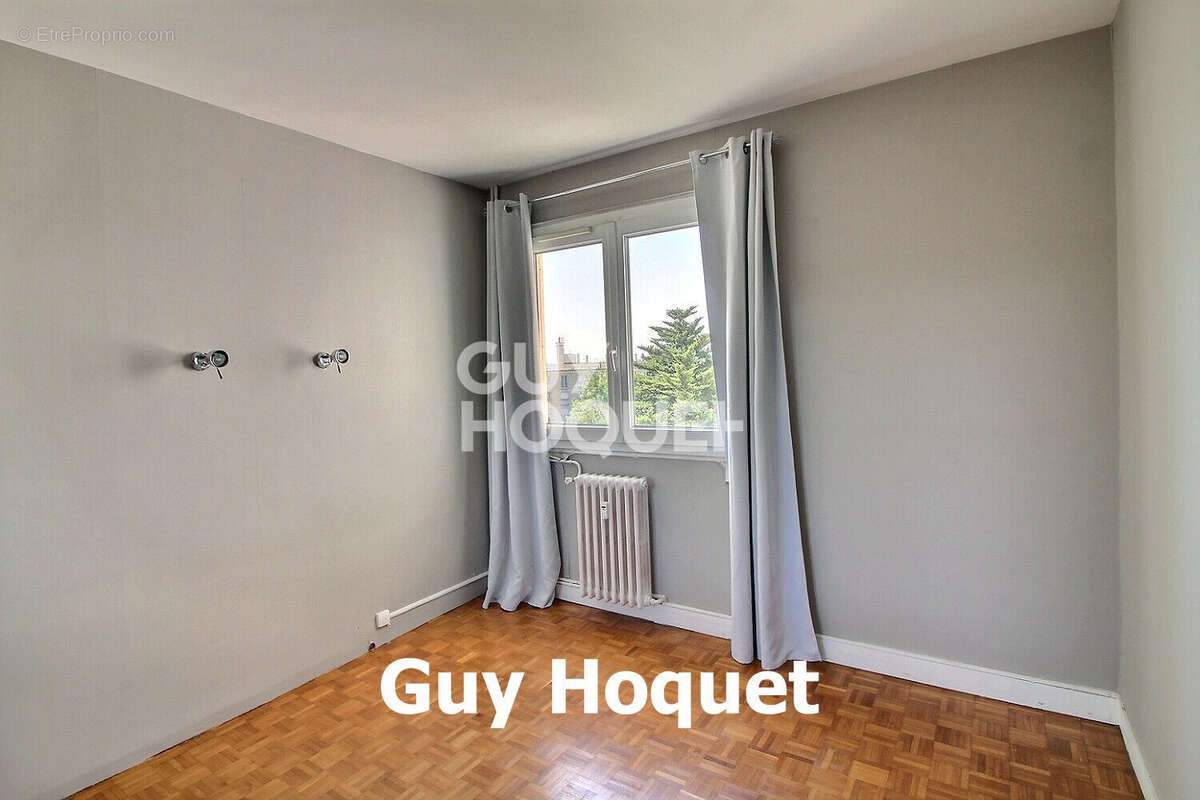 Appartement à SURESNES