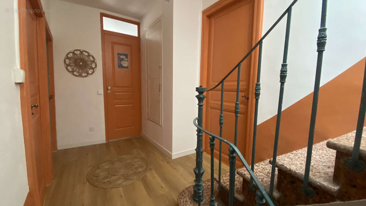 Maison à PARAZA