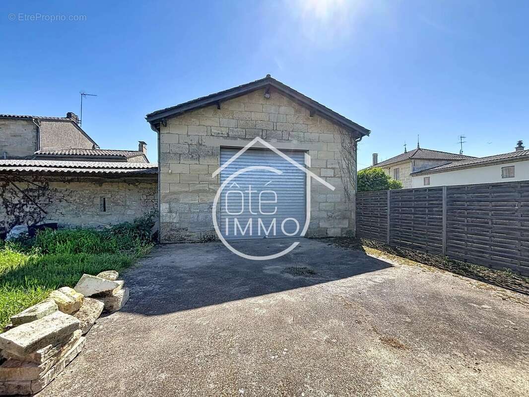 Maison à SAINT-EMILION