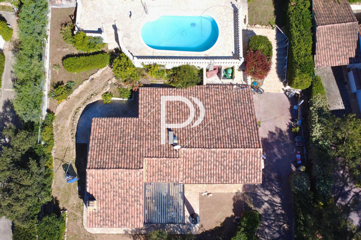 Maison à ROQUEBRUNE-SUR-ARGENS