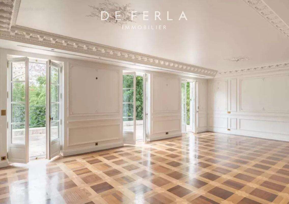 Maison à NEUILLY-SUR-SEINE