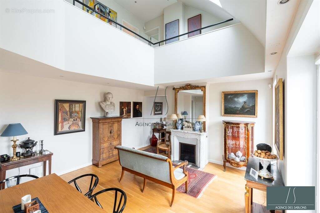 Appartement à PARIS-17E