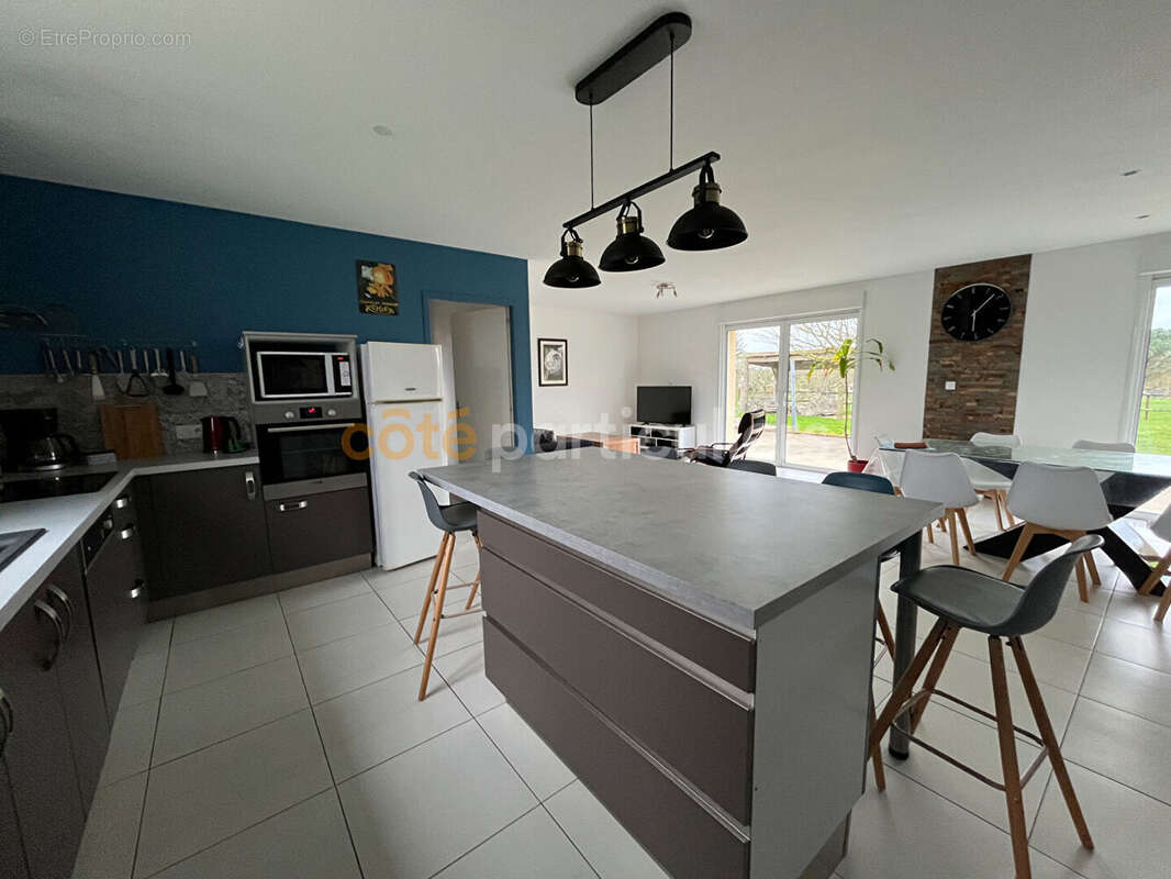 Maison à LA BOISSIERE-DE-MONTAIGU