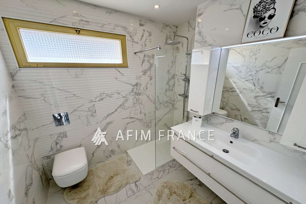 Appartement à ROQUEBRUNE-CAP-MARTIN