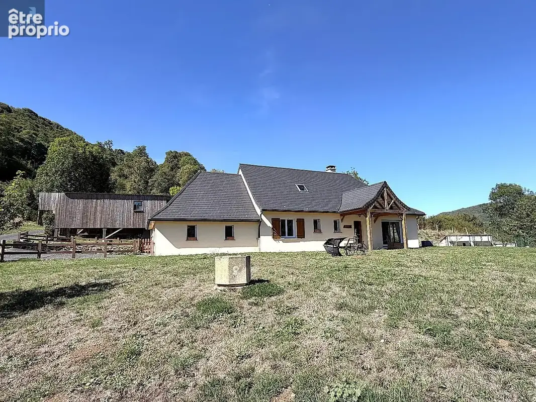 Photo Maison à Saint-Martin-Sous-Vigouroux au prix de 195 000€
