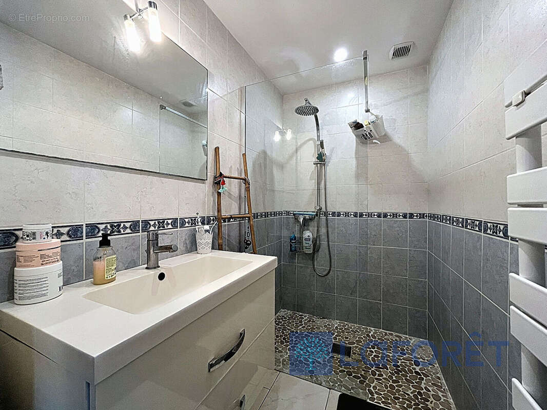 Appartement à SIX-FOURS-LES-PLAGES