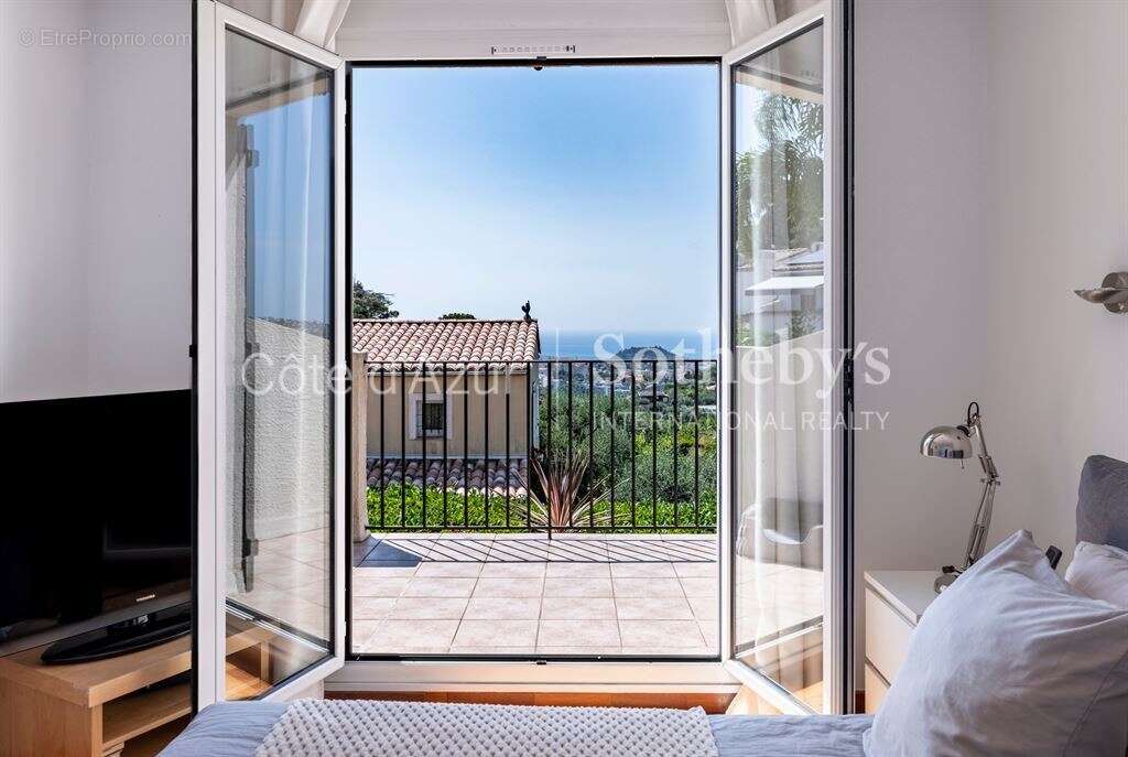 Nice Gairaut, maison de 6 pièces avec jardin, piscine, vue mer et domaine privé - photo 17
