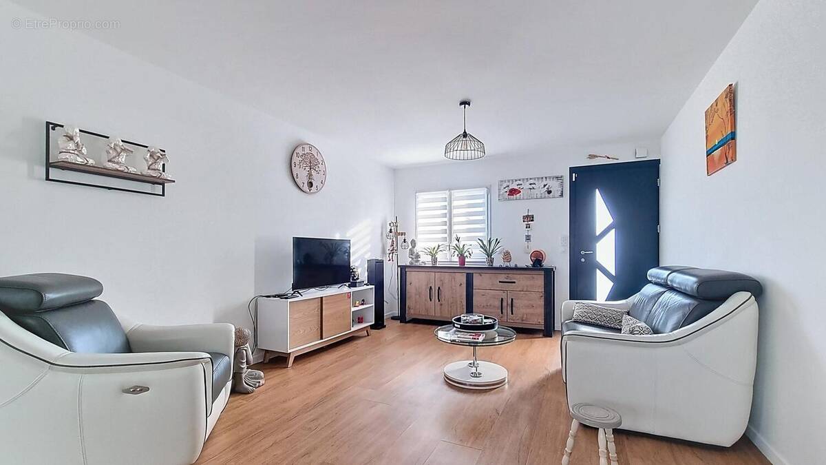 Photo 1 - Maison à SAINT-JULIEN-DES-LANDES