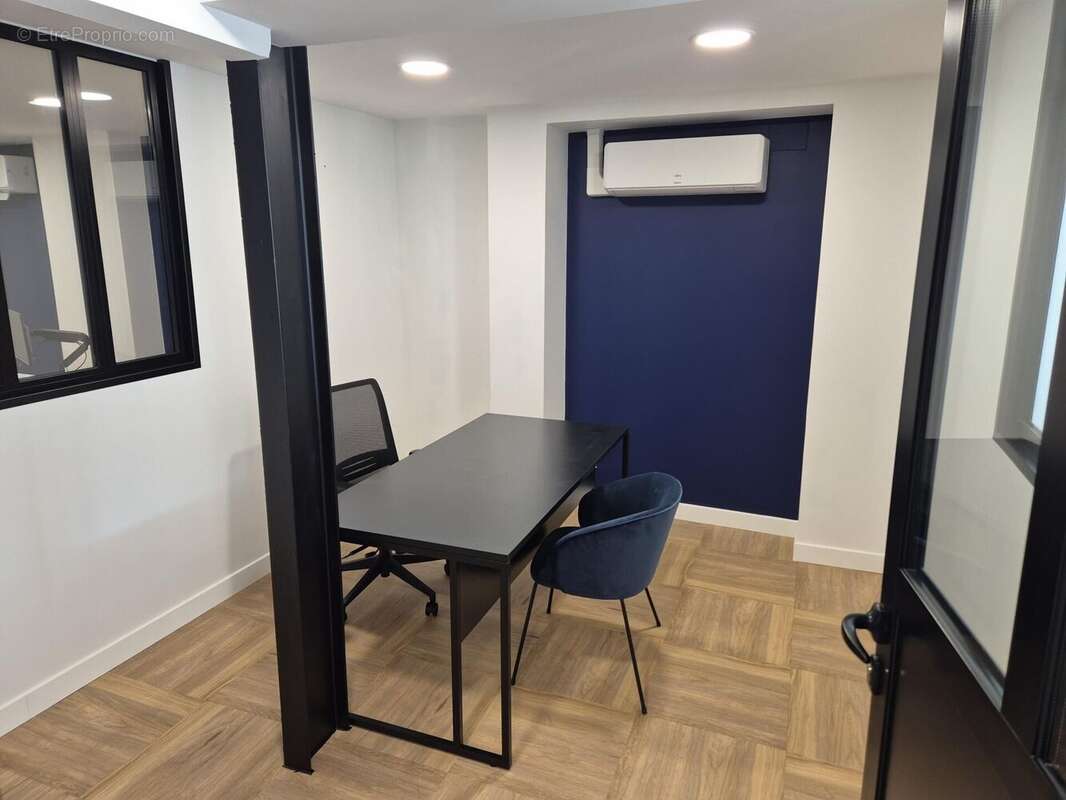 Photo 3 - Commerce à MOULINS