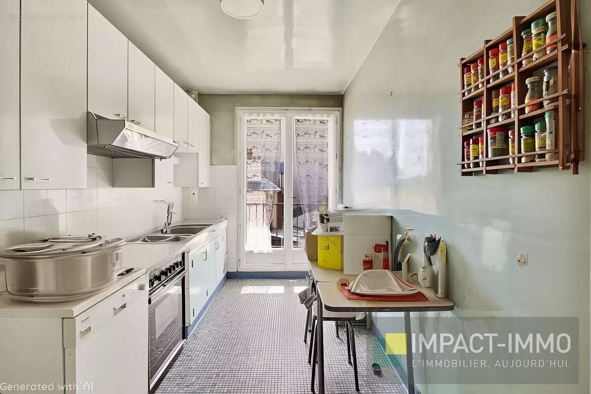 Appartement à COURBEVOIE