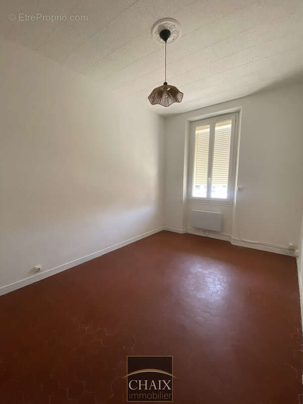 Appartement à MARSEILLE-5E