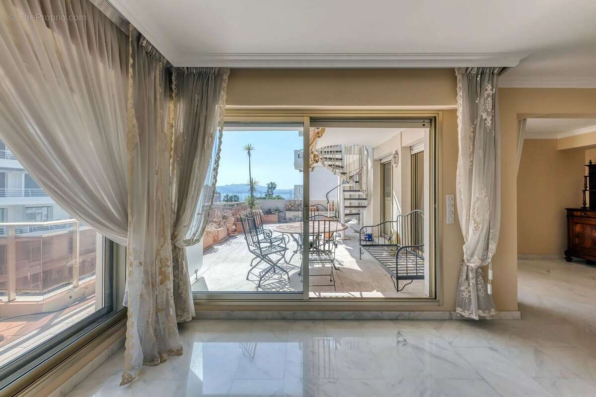 Appartement à CANNES