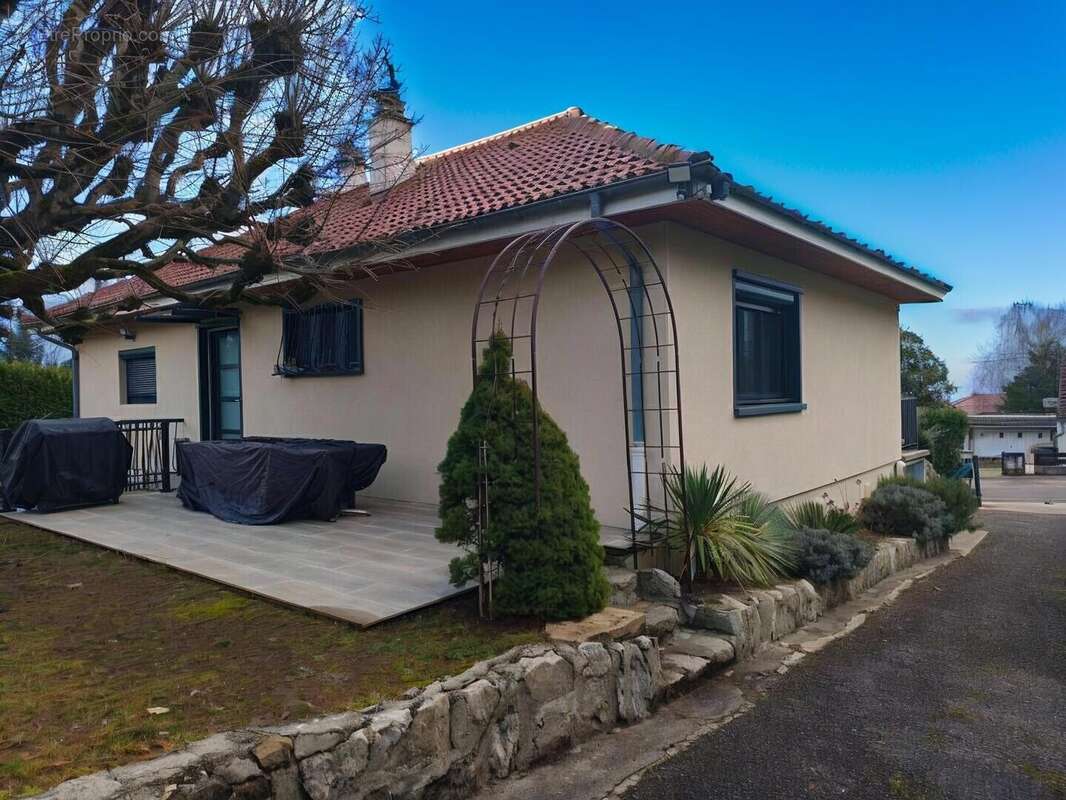 Maison à MONTBONNOT-SAINT-MARTIN