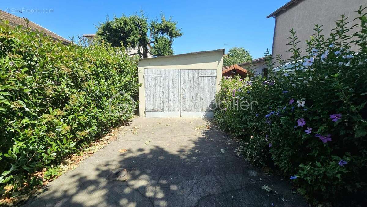 Maison de plain-pied avec sous-sol complet, garage et terrain – Fort potentiel à Roanne - particuliers ou professionnels pour di - photo 15