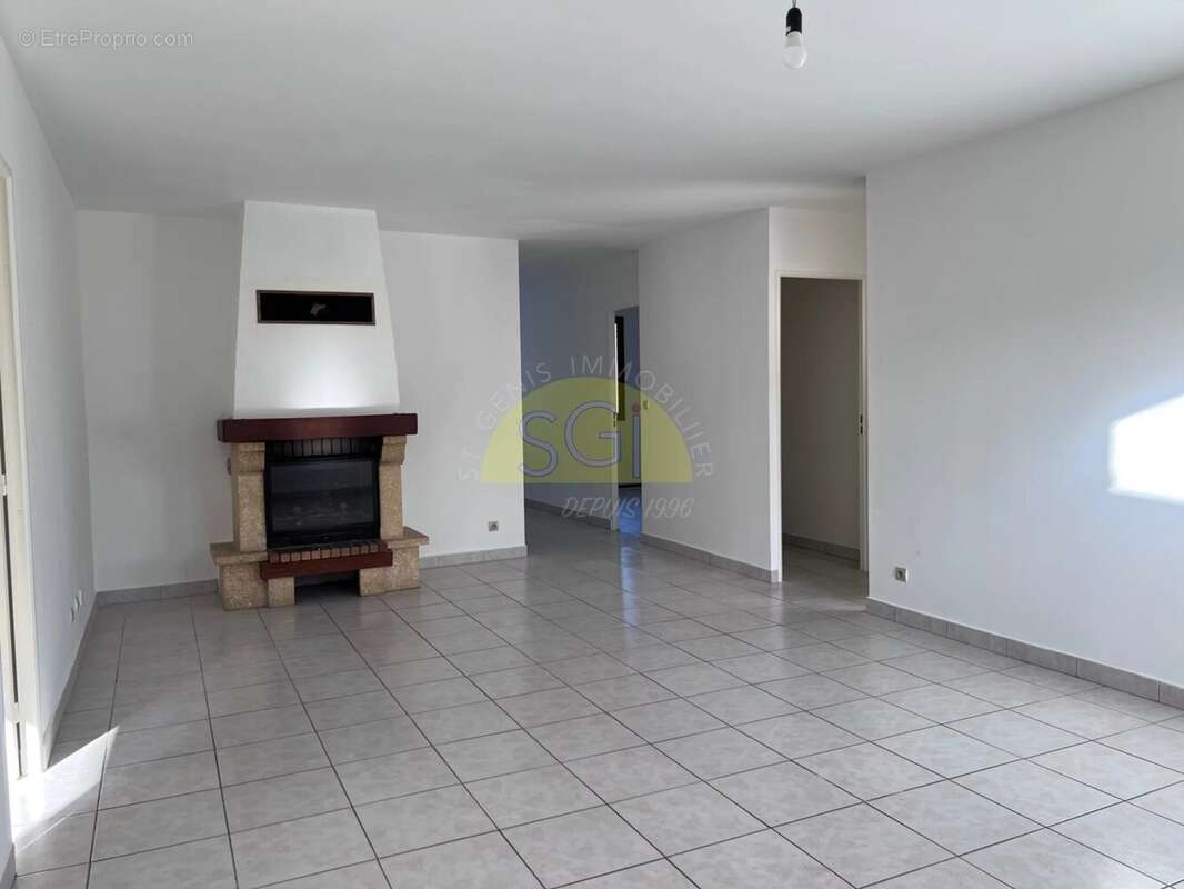 Maison à SAINT-GENIS-DES-FONTAINES