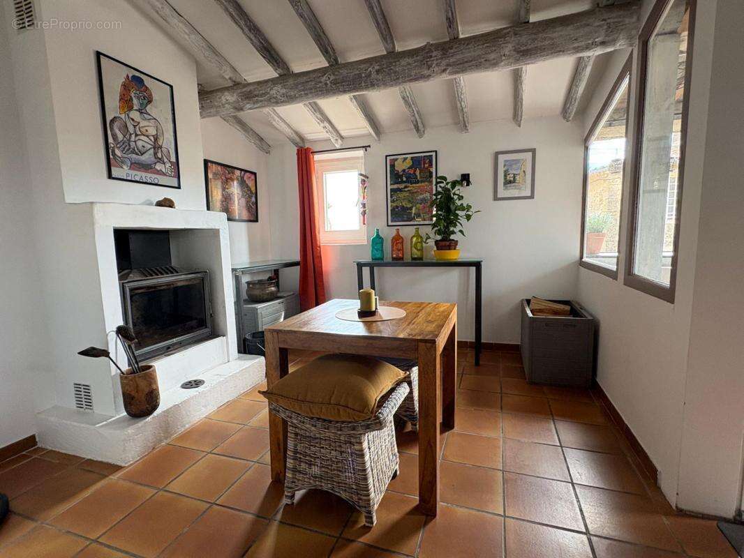 Maison à CUCURON