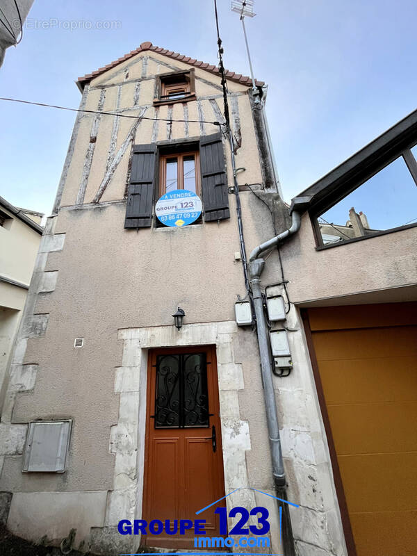 Maison à AUXERRE
