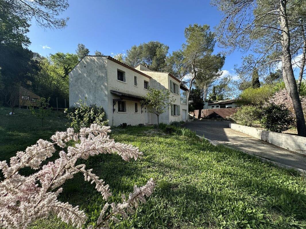 Photo 1 - Maison à SAINT-CLEMENT-DE-RIVIERE